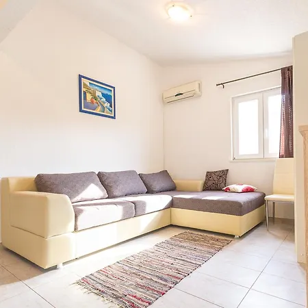 Apartment Ruic Rogac