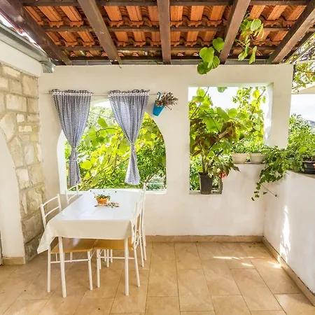 Ruic Apartment Rogac
